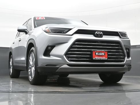 Used 2024 Toyota Grand Highlander AWD image 29