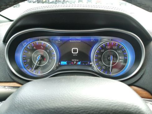 Used 2017 Chrysler 300 C Platinum AWD/4WD image 23