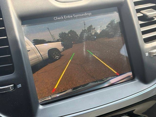 Used 2018 Chrysler 300 Limited AWD/4WD image 14