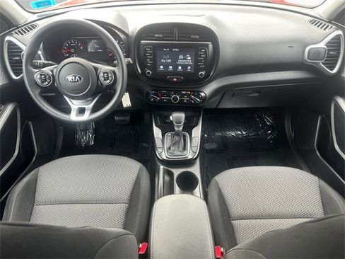 Used 2021 Kia Soul LX image 10