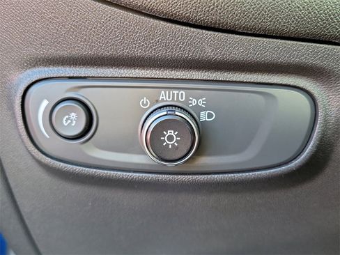 Used 2022 Chevrolet Equinox LT image 16