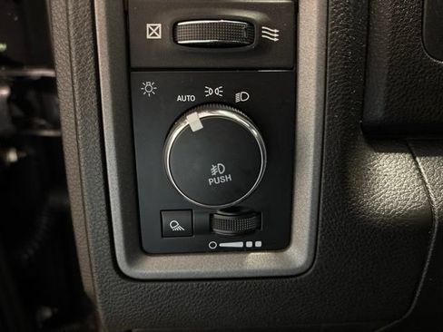 Used 2022 RAM 1500 Express w/ Wheel & Sound Group AWD/4WD image 11