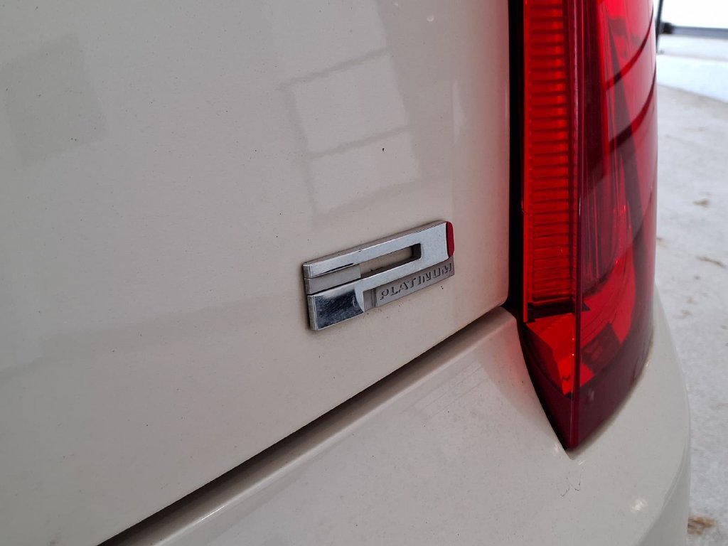 Used 2014 Cadillac XTS Platinum FWD image 18