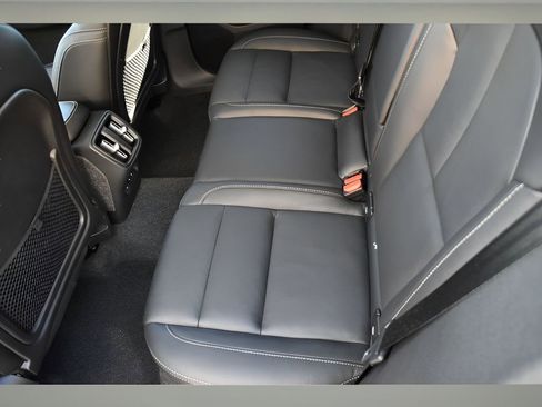 Certified 2025 Volvo XC40 B5 Plus w/ Protection Package Premier image 13