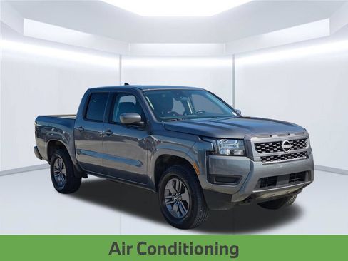 Used 2025 Nissan Frontier SV AWD/4WD image 9