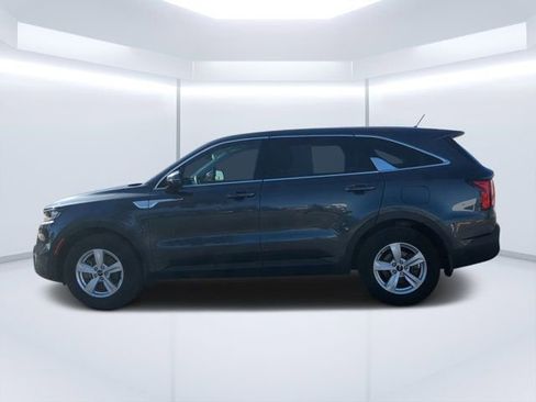 Used 2023 Kia Sorento LX image 6