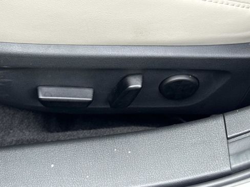 Used 2024 MAZDA MAZDA3 s image 16