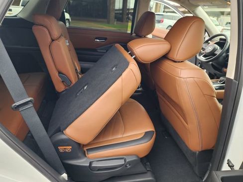 Used 2024 Nissan Pathfinder Platinum w/ Cargo Package image 34