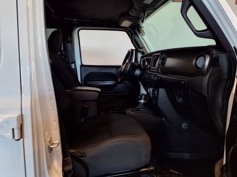 Used 2019 Jeep Wrangler Unlimited Sport S AWD/4WD image 8