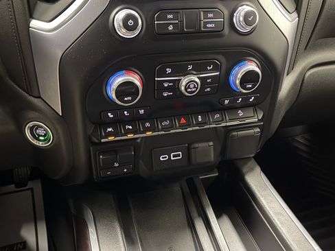 Used 2019 GMC Sierra 1500 SLT w/ SLT Premium Plus Package AWD/4WD image 10