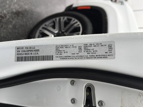 Used 2024 Jeep Wagoneer Series II w/ Flexible Seating Group image 36