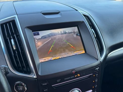 Used 2019 Ford Edge Titanium w/ Equipment Group 301A AWD/4WD image 27