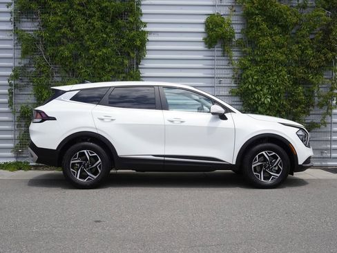 Used 2023 Kia Sportage LX AWD/4WD image 7