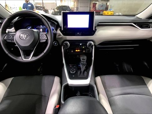 Used 2024 Toyota RAV4 XLE w/ Weather Package AWD/4WD image 16