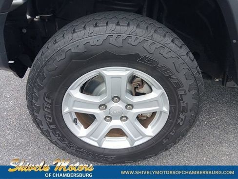 Used 2019 Jeep Wrangler Sport AWD/4WD image 2