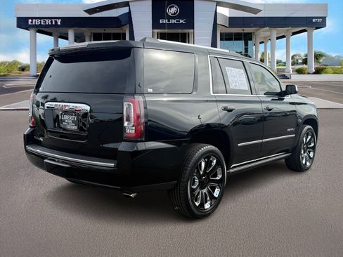 Used 2018 GMC Yukon Denali w/ Denali Ultimate Package AWD/4WD image 3