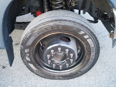 Used 2015 Ford F550 2WD Regular Cab Super Duty image 21