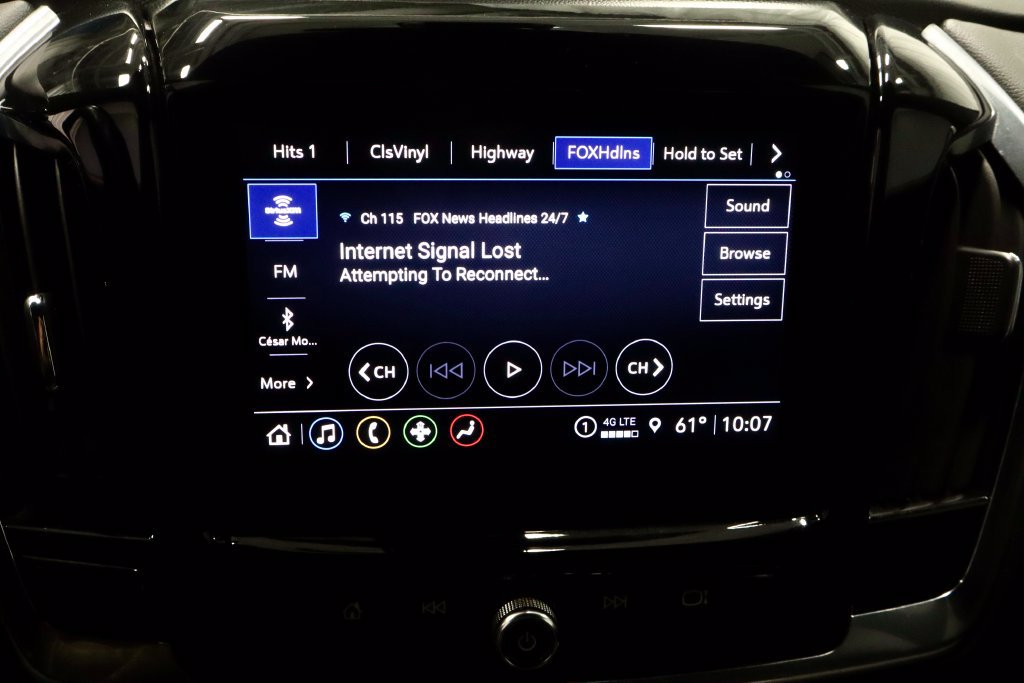 Used 2023 Chevrolet Traverse LT FWD image 3