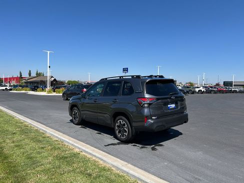Used 2026 Subaru Forester Premium AWD/4WD image 4