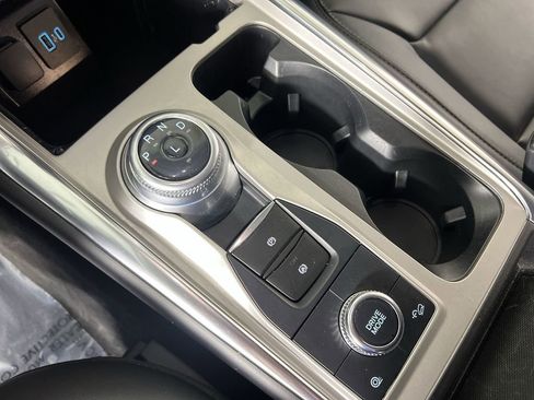 Used 2023 Ford Explorer XLT w/ Equipment Group 202A AWD/4WD image 16
