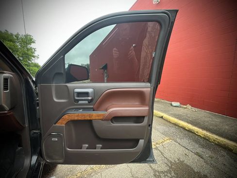 Used 2017 Chevrolet Silverado 1500 High Country AWD/4WD image 26