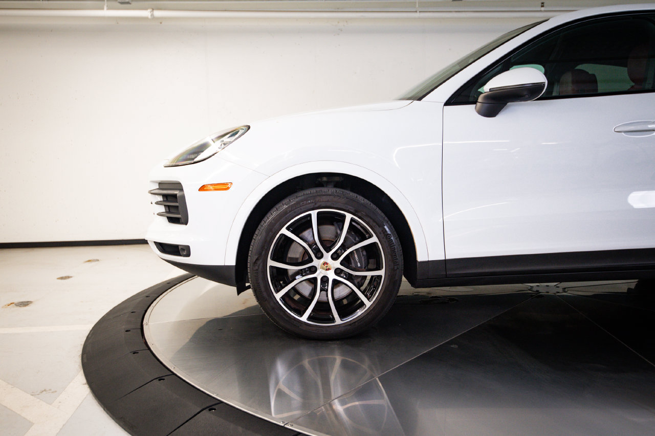 Certified 2023 Porsche Cayenne Platinum Edition AWD/4WD image 11
