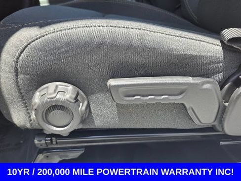 Used 2025 Jeep Wrangler Unlimited Sport AWD/4WD image 10