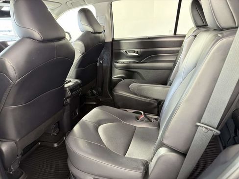 Used 2024 Toyota Grand Highlander AWD image 14