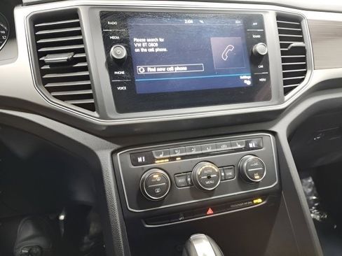 Used 2018 Volkswagen Atlas SE image 32
