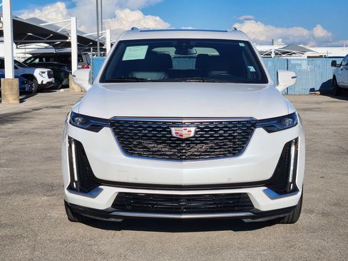 Certified 2023 Cadillac XT6 Luxury FWD image 2