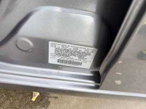 Used 2025 Nissan Versa SV image 29