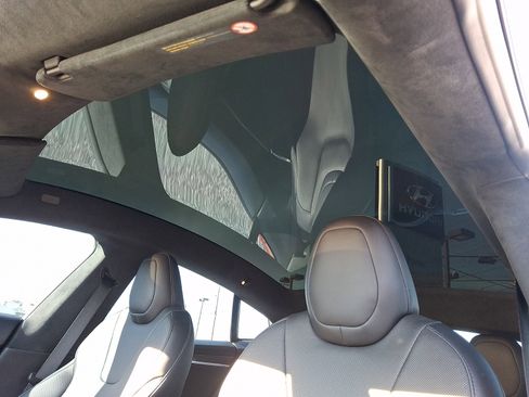 Used 2021 Tesla Model S Plaid image 14