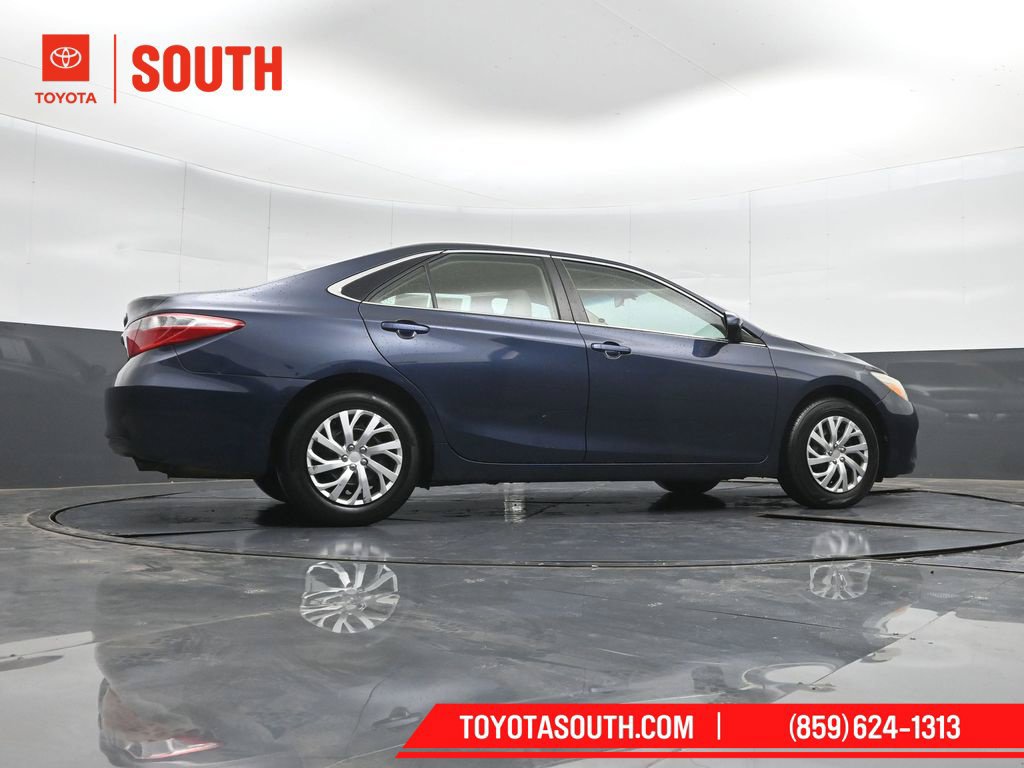 Used 2016 Toyota Camry LE FWD image 35