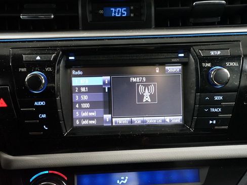 Used 2016 Toyota Corolla S image 17