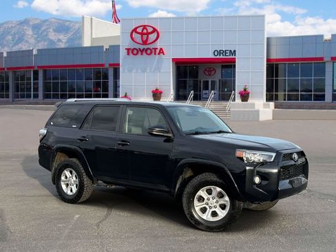 Used 2018 Toyota 4Runner SR5 AWD/4WD image 1