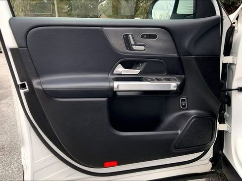 Used 2020 Mercedes-Benz GLB 250 4MATIC image 21