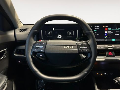 Used 2025 Kia K4 EX image 14