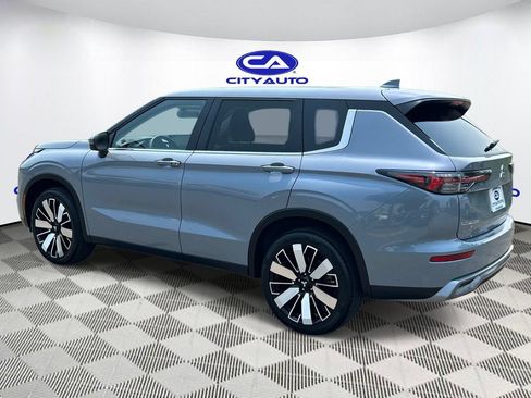 Used 2025 Mitsubishi Outlander SE FWD image 7