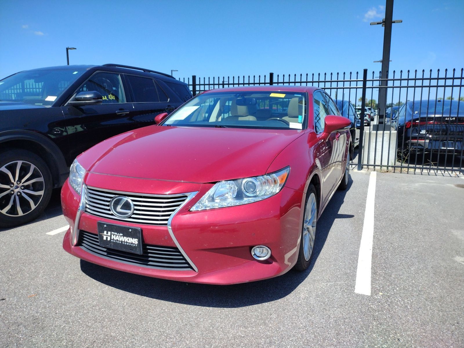 Used 2014 Lexus ES 350 w/ Luxury Package FWD image 3