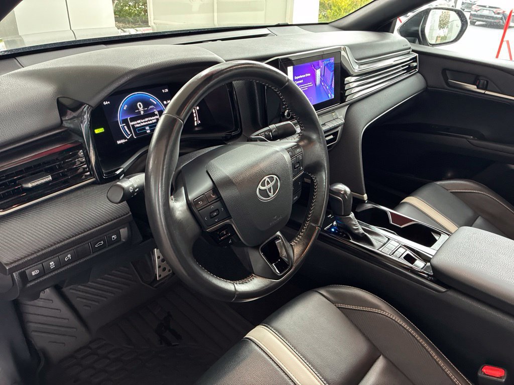 Used 2025 Toyota Camry SE FWD image 12