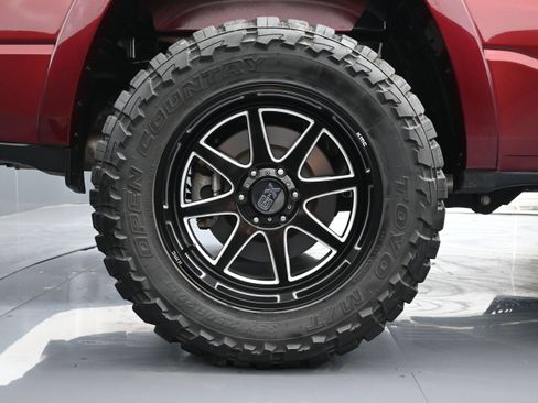 Used 2020 RAM 1500 Laramie w/ Sport Appearance Package AWD/4WD image 18