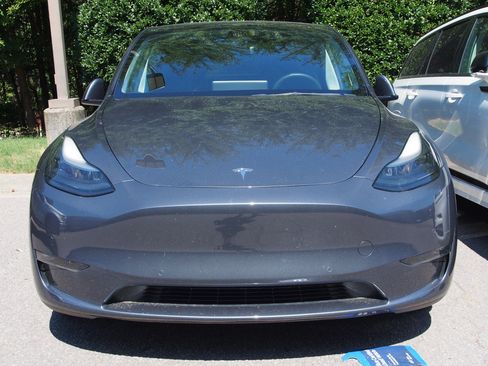 Used 2022 Tesla Model Y Performance AWD/4WD image 3