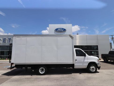 Used 2024 Ford E-350 and Econoline 350 Super Duty w/ Power Windows & Locks Group RWD image 14