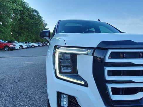 Used 2021 GMC Yukon AT4 w/ Rear Media and Nav Package AWD/4WD image 9