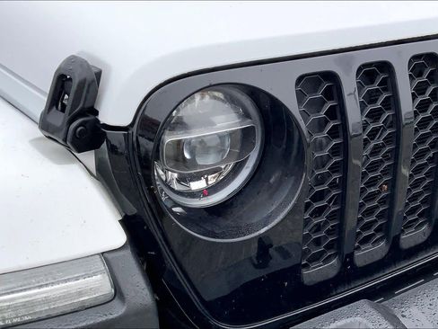 Used 2022 Jeep Gladiator Sport image 26