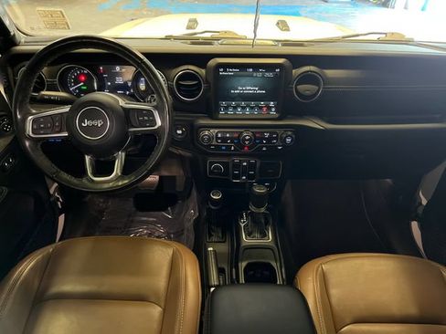 Used 2023 Jeep Wrangler Unlimited Sahara w/ Cold Weather Group AWD/4WD image 18