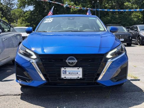 Used 2025 Nissan Altima 2.5 SL FWD image 34