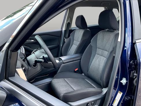 Used 2025 Nissan Rogue SV FWD image 8