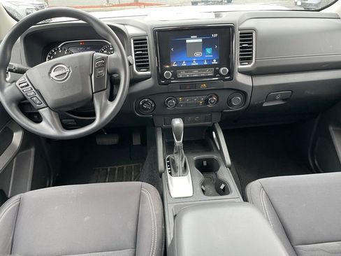 Certified 2022 Nissan Frontier SV image 12