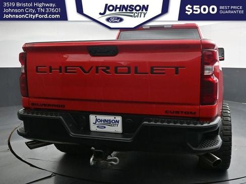 Used 2022 Chevrolet Silverado 2500 Custom w/ Custom Value Package AWD/4WD image 11